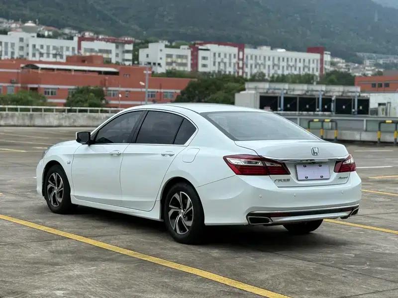 2016 Honda Accord 2.0L Comfort Edition — миниатюра 4