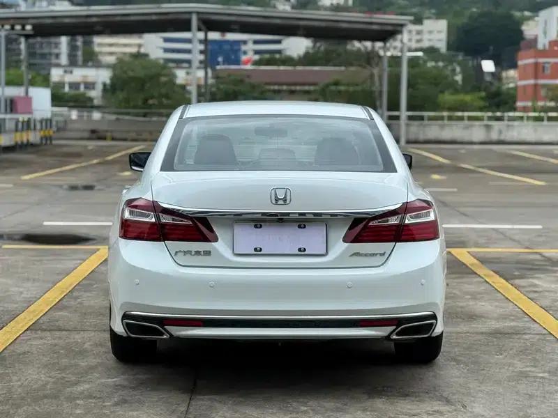 2016 Honda Accord 2.0L Comfort Edition — миниатюра 5