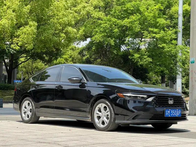 2024 Honda Accord 260TURBO Luxury Edition — миниатюра 3