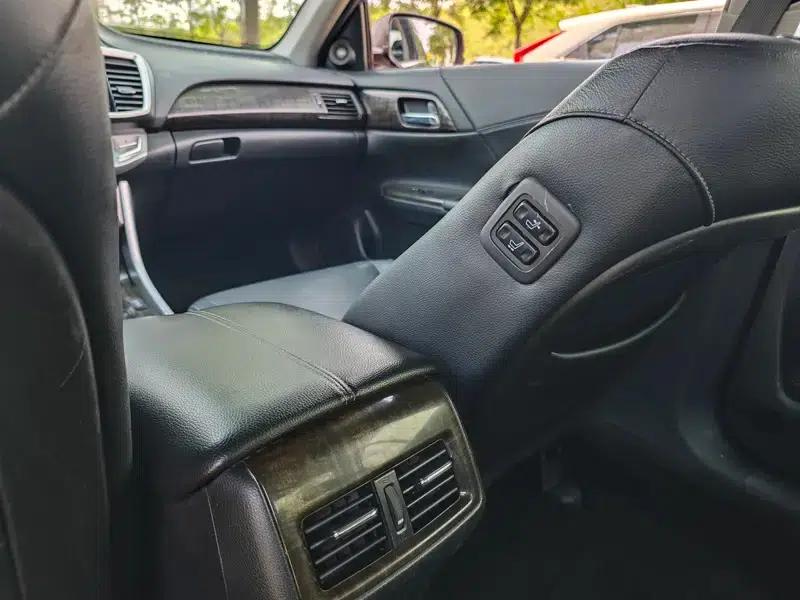 2014 Honda Accord 2.4L EXN Luxury Navigation Edition — миниатюра 11