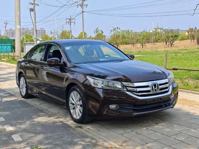 2014 Honda Accord 2.4L EXN Luxury Navigation Edition — миниатюра 3