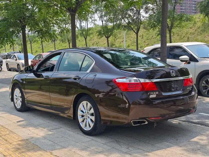 2014 Honda Accord 2.4L EXN Luxury Navigation Edition — миниатюра 4