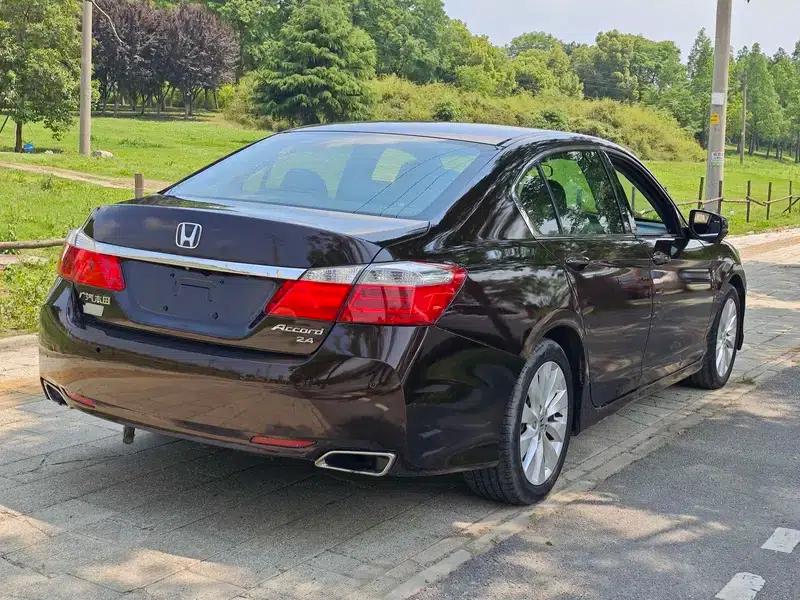 2014 Honda Accord 2.4L EXN Luxury Navigation Edition — миниатюра 6
