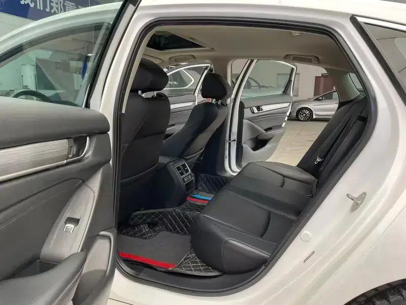 2022 Honda Accord Hybrid 2.0L Phantom Night Edition — миниатюра 11