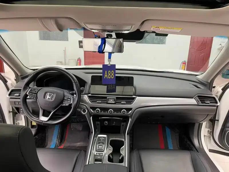 2022 Honda Accord Hybrid 2.0L Phantom Night Edition — миниатюра 8