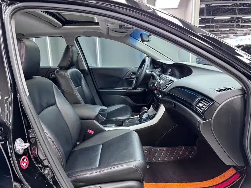 2016 Honda Accord 2.0L Comfort Edition — миниатюра 11