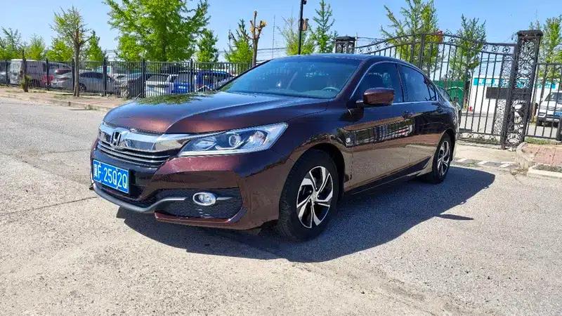 2016 Honda Accord 2.0L Comfort Edition — миниатюра 1