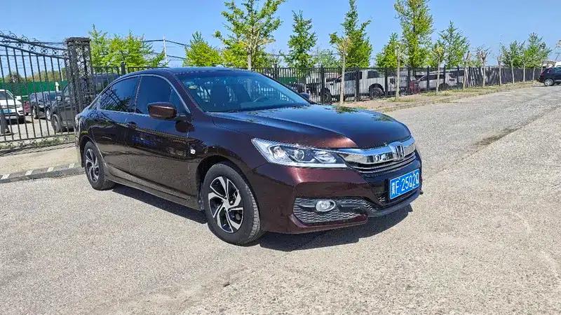 2016 Honda Accord 2.0L Comfort Edition — миниатюра 3