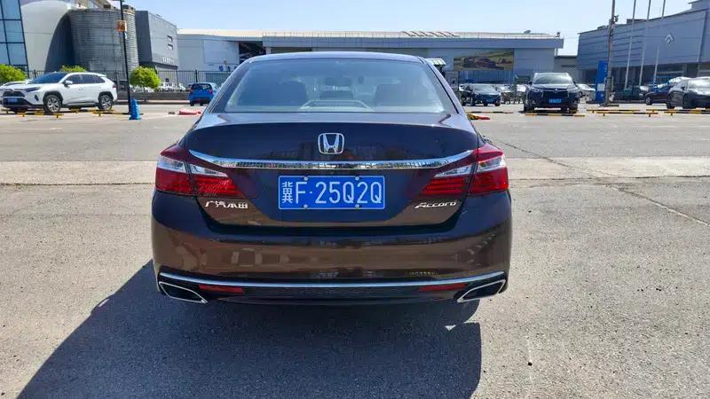 2016 Honda Accord 2.0L Comfort Edition — миниатюра 5