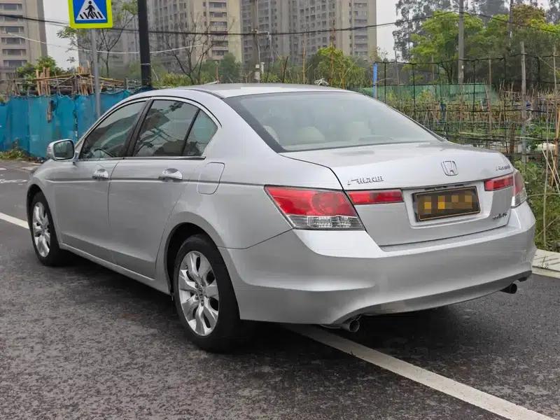 2010 Honda Accord 3.5L V6 — миниатюра 4