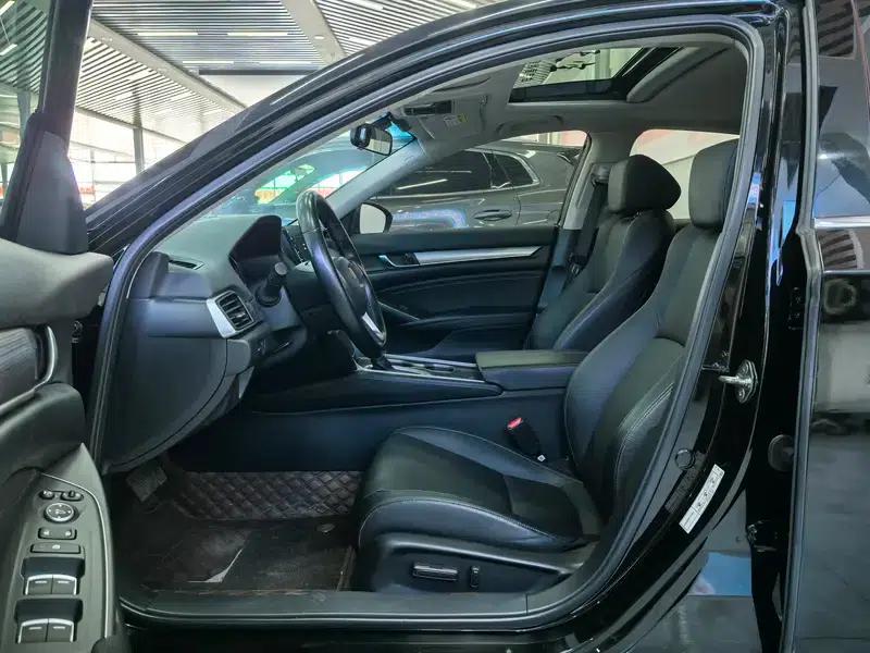 2022 Honda Accord 260TURBO Luxury Edition — миниатюра 17