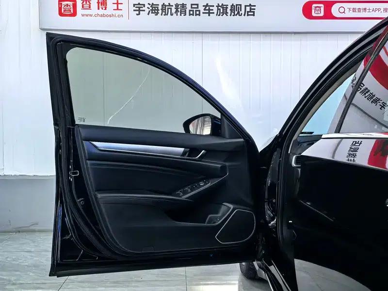 2022 Honda Accord 260TURBO Luxury Edition — миниатюра 19