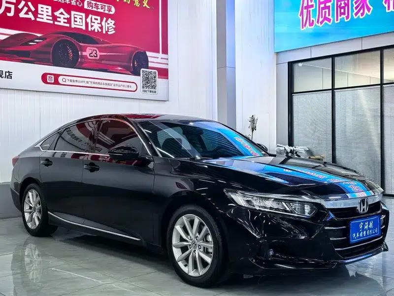2022 Honda Accord 260TURBO Luxury Edition — миниатюра 3