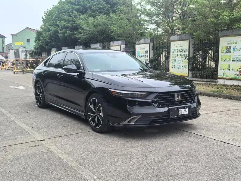 2023 Honda Accord 260TURBO Flagship Edition — миниатюра 3