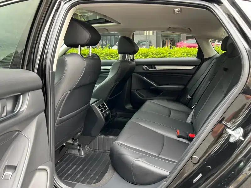 2022 Honda Accord 260TURBO Luxury Edition — миниатюра 15