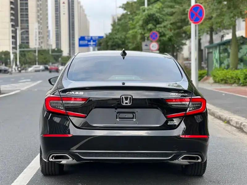 2022 Honda Accord 260TURBO Luxury Edition — миниатюра 5