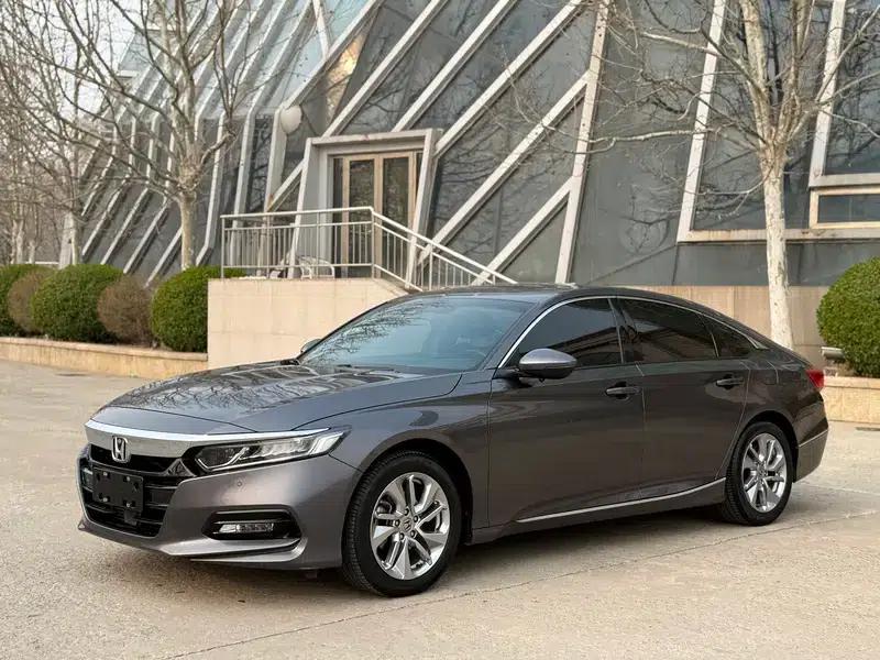 2018 Honda Accord 260TURBO Luxury Edition (China VI Emission Standard) — миниатюра 1