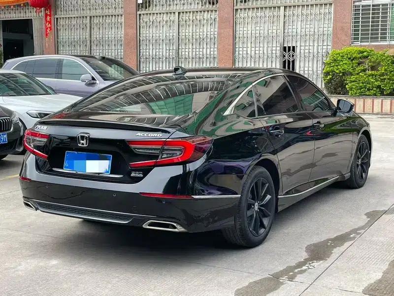 2022 Honda Accord 260TURBO Luxury Edition — миниатюра 4