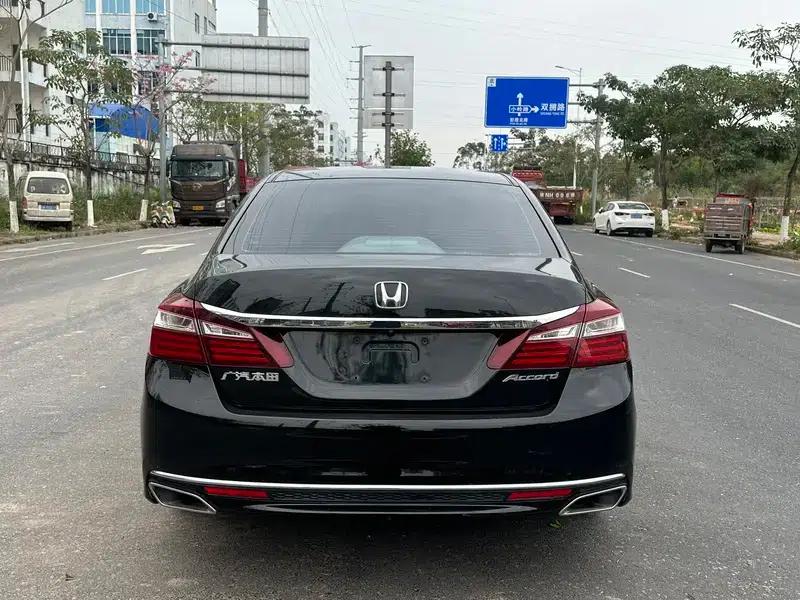 2016 Honda Accord 2.0L Comfort Edition — миниатюра 5