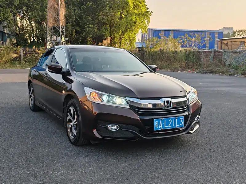 2016 Honda Accord 2.0L Comfort Edition — миниатюра 3