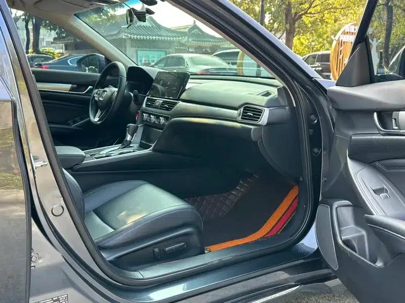 2022 Honda Accord 260TURBO Luxury Edition — миниатюра 12