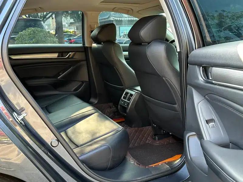 2022 Honda Accord 260TURBO Luxury Edition — миниатюра 18