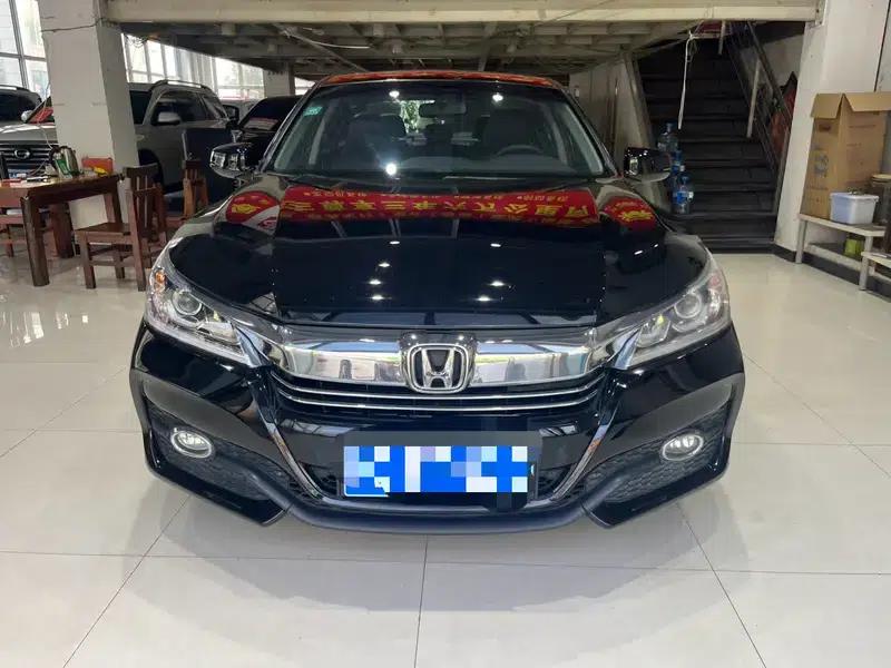 2016 Honda Accord 2.0L Luxury Edition — миниатюра 2