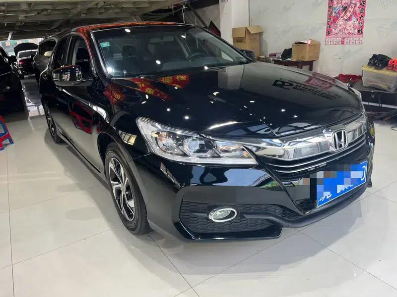 2016 Honda Accord 2.0L Luxury Edition — миниатюра 3