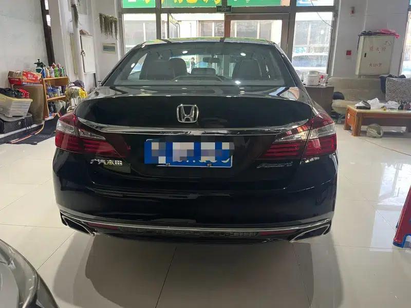 2016 Honda Accord 2.0L Luxury Edition — миниатюра 5