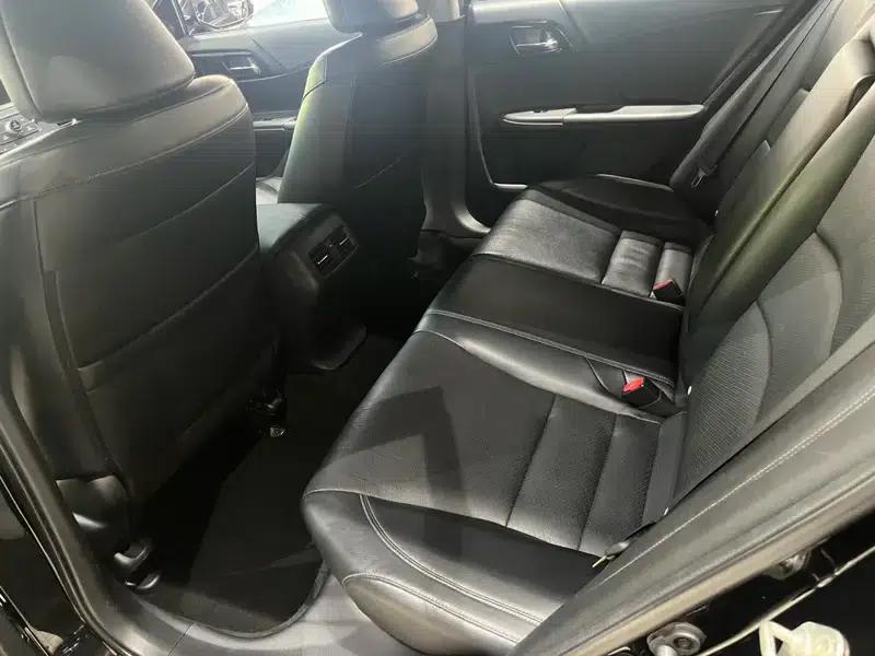 2016 Honda Accord 2.0L Luxury Edition — миниатюра 9