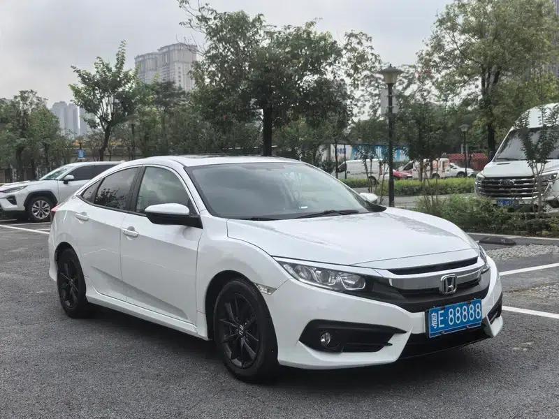 2016 Civic 220TURBO CVT Luxury Edition — миниатюра 3