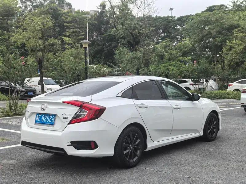 2016 Civic 220TURBO CVT Luxury Edition — миниатюра 7