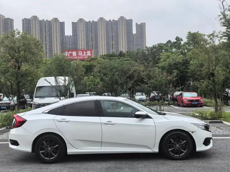2016 Civic 220TURBO CVT Luxury Edition — миниатюра 8