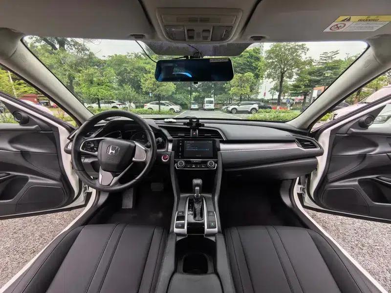 2016 Civic 220TURBO CVT Luxury Edition — миниатюра 10