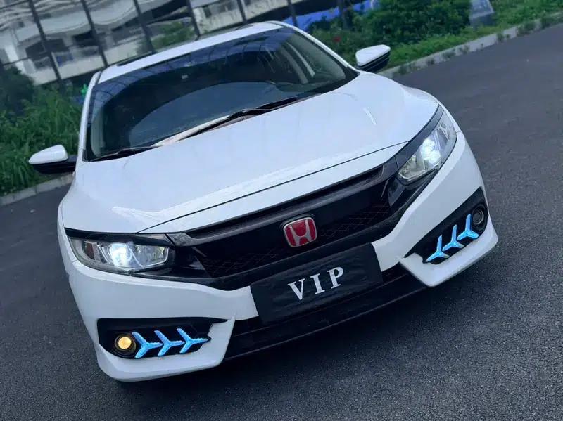 2016 Civic 220TURBO CVT Luxury Edition — миниатюра 3
