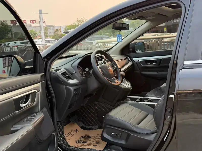 Honda CR-V 2020 Radiant Edition 240TURBO CVT 2WD Comfort Version — миниатюра 9