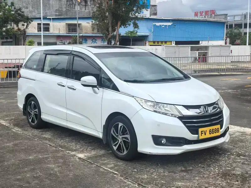 2015 Odyssey 2.4L Luxury Edition — миниатюра 3