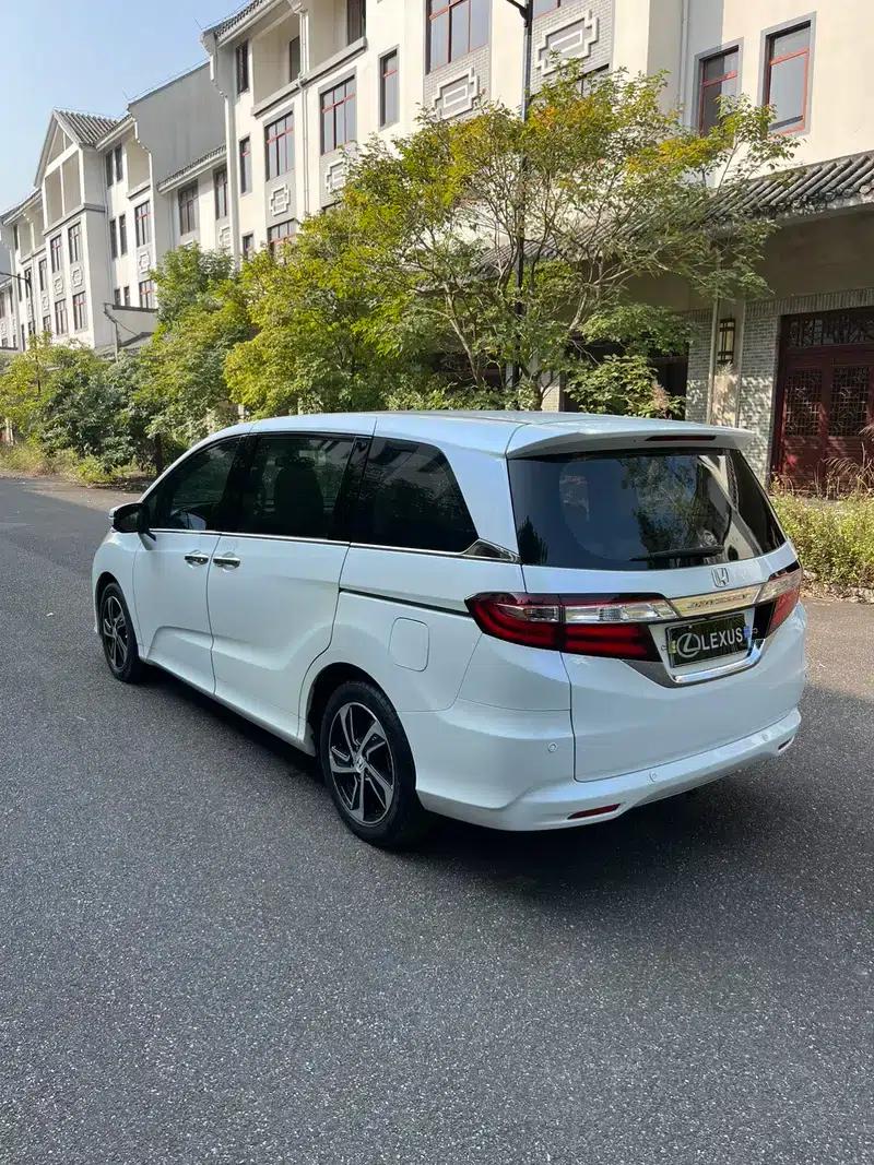 2017 Odyssey 2.4L Luxury Edition — миниатюра 4