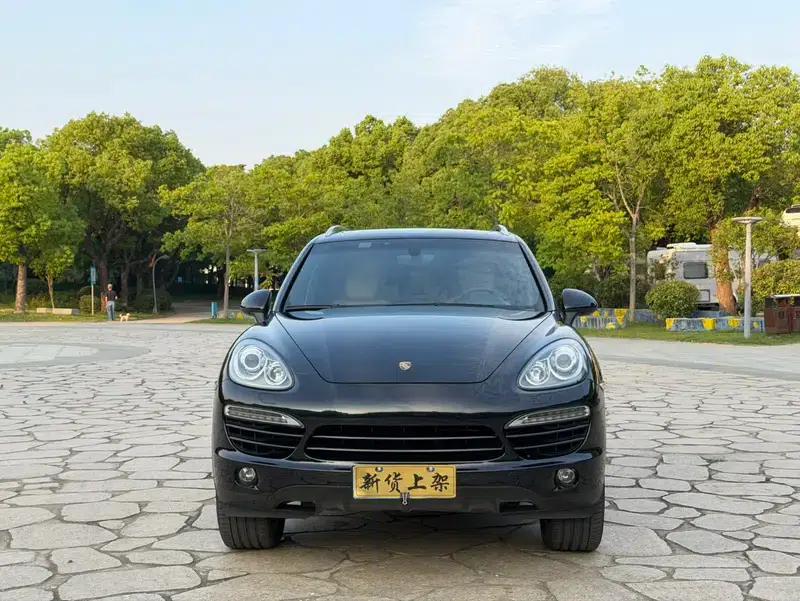 Cayenne 2014 Cayenne Platinum Edition 3.0T — миниатюра 2
