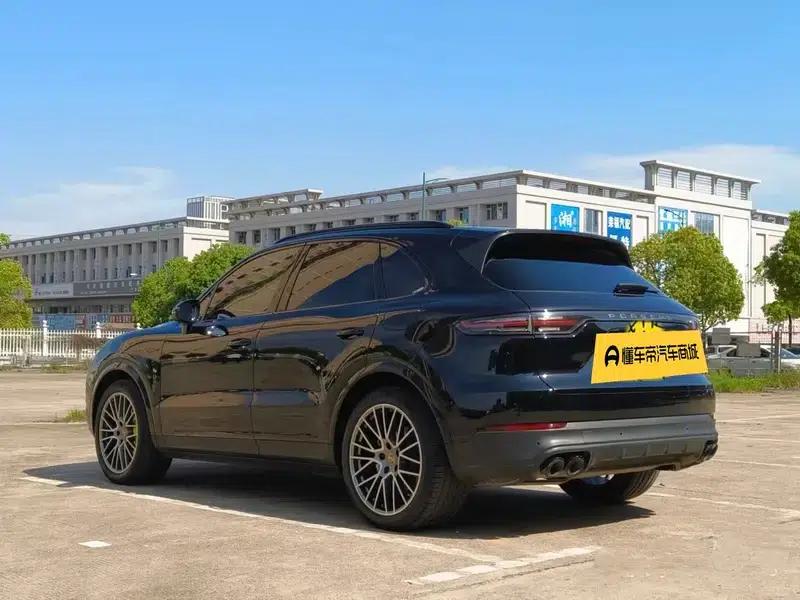 2023 Cayenne 3.0T Platinum Edition — миниатюра 6