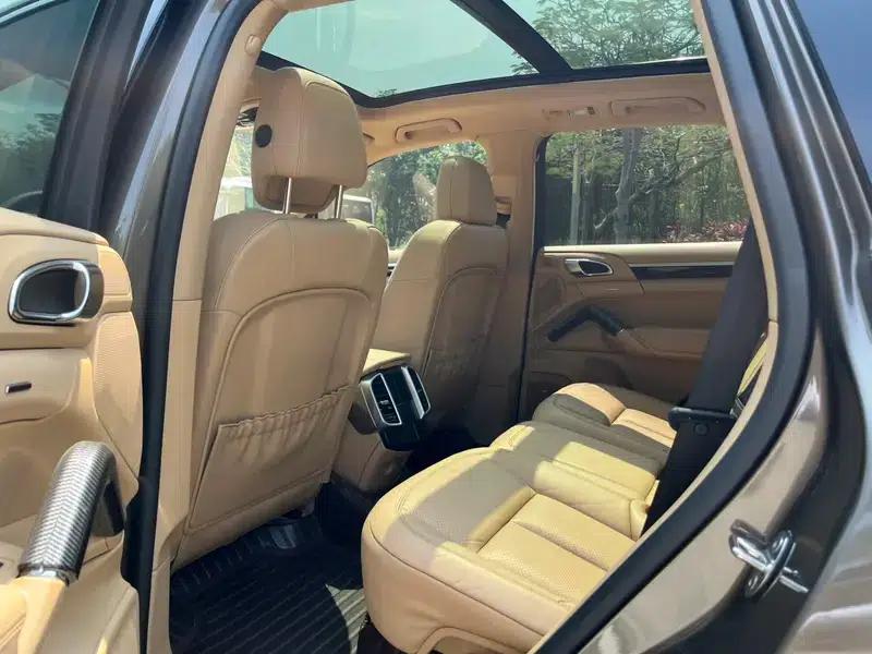 Cayenne 2014 Cayenne Platinum Edition 3.0T — миниатюра 9