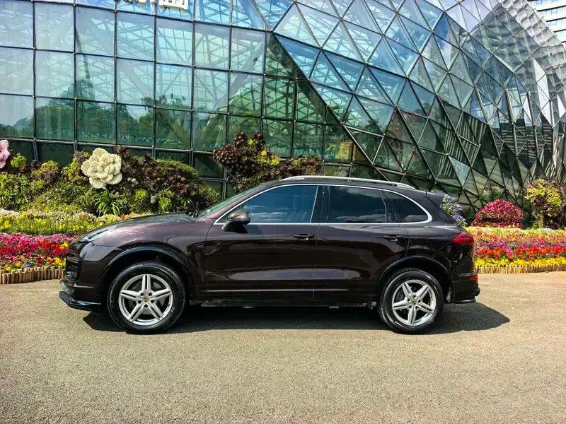 Cayenne 2014 Cayenne Platinum Edition 3.0T — миниатюра 3