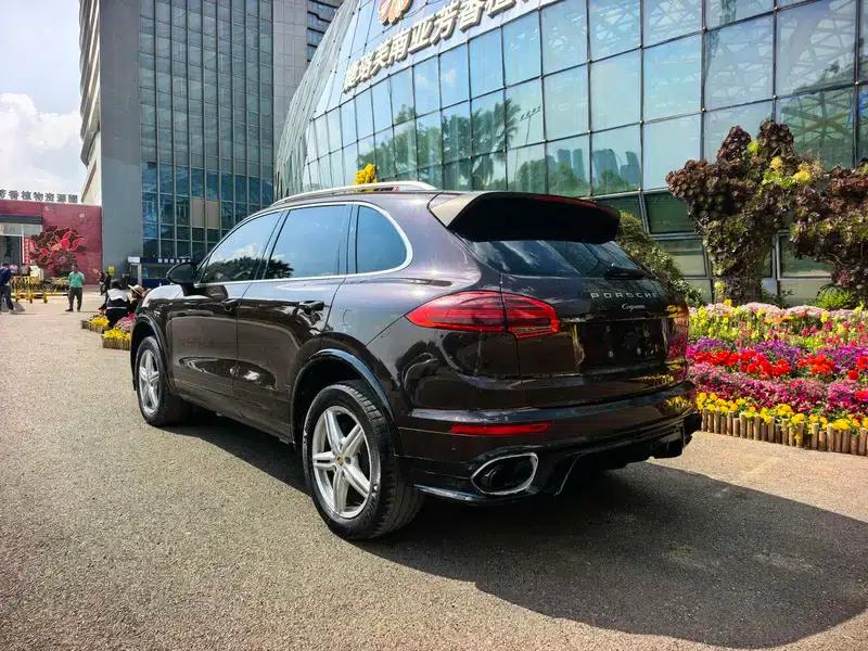 Cayenne 2014 Cayenne Platinum Edition 3.0T — миниатюра 4