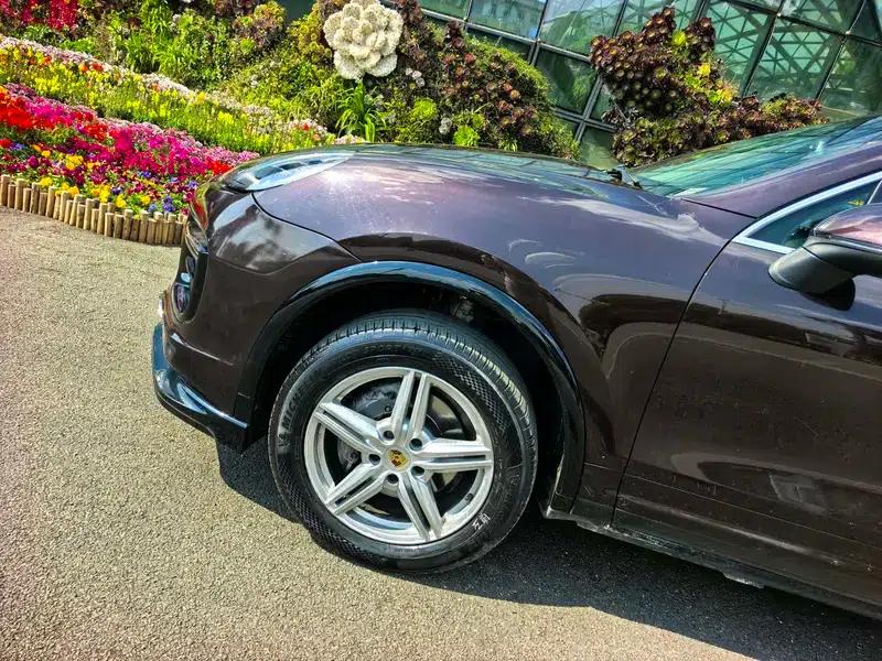 Cayenne 2014 Cayenne Platinum Edition 3.0T — миниатюра 7