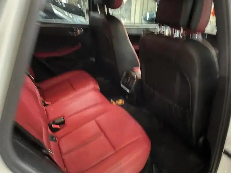 2019 Macan 2.0T Factory Custom Edition — миниатюра 17