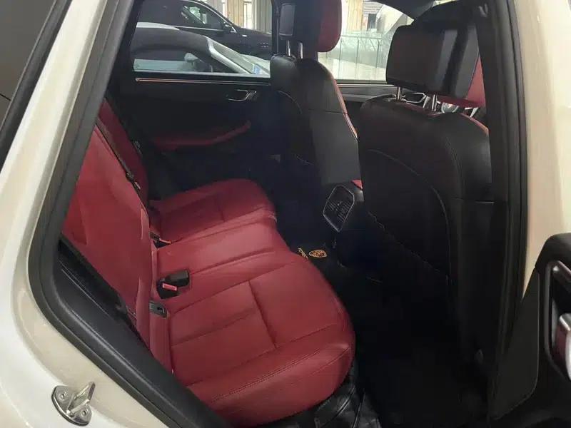 2019 Macan 2.0T Factory Custom Edition — миниатюра 18