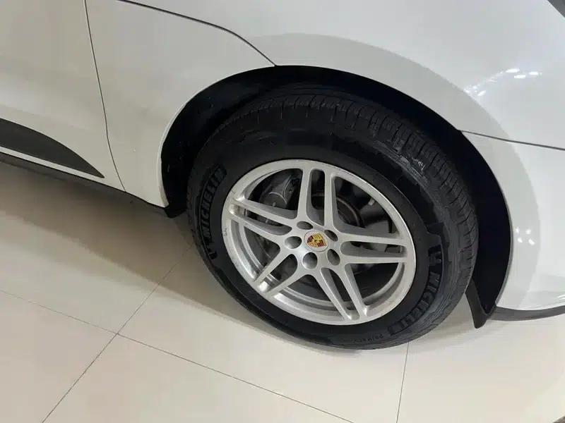 2019 Macan 2.0T Factory Custom Edition — миниатюра 4