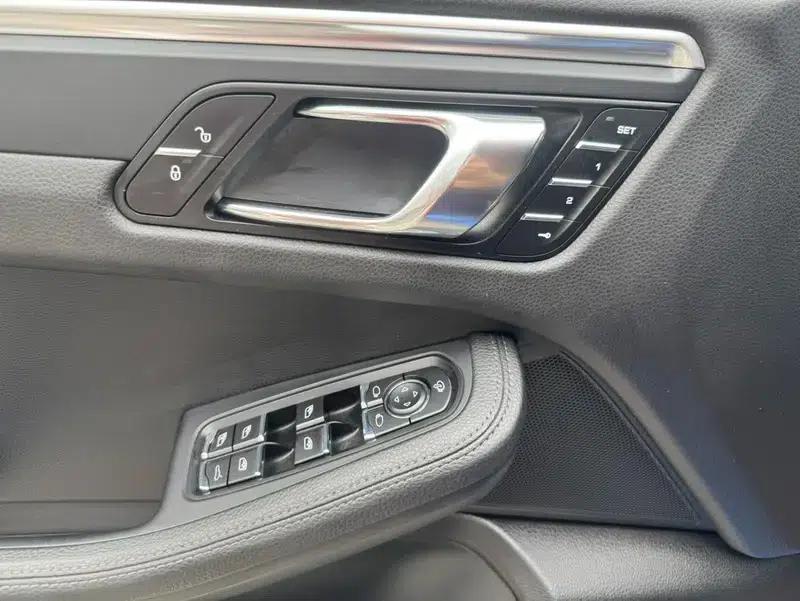 2017 Macan 2.0T — миниатюра 15
