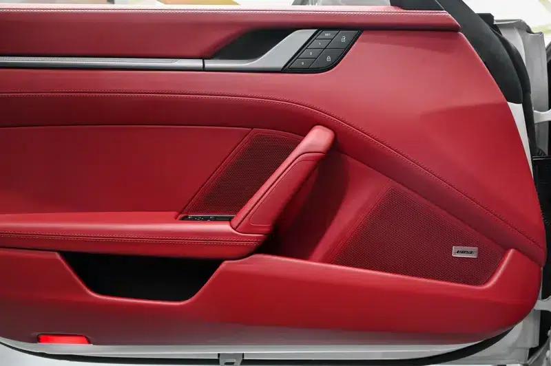 2023 Porsche 911 Targa 4 3.0T — миниатюра 11