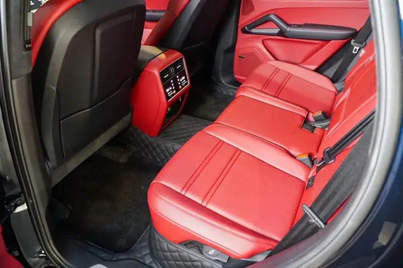 Cayenne E-Hybrid 2023 Cayenne E-Hybrid 2.0T — миниатюра 23